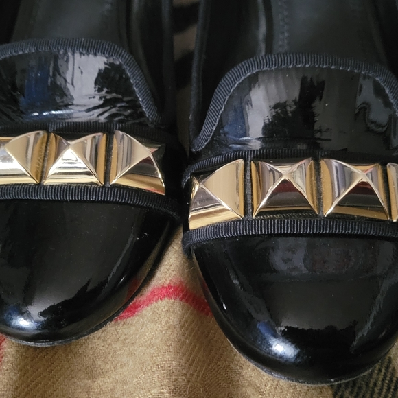 TORY BURCH PATENT LEATHER GOLD STUDS PUMPS ASHER SZ 8 MEDIUM BLACK - Picture 5 of 16